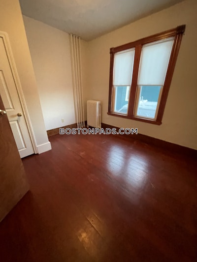 Dorchester 4 bed 1 bath available NOW on East Cottage in Dorchester! Boston - $4,500