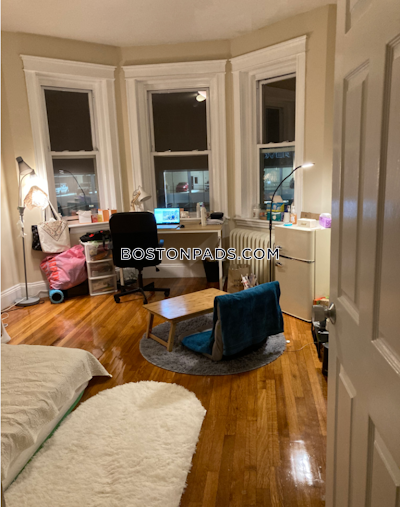 Allston 1 Bed 1 Bath Boston - $2,600