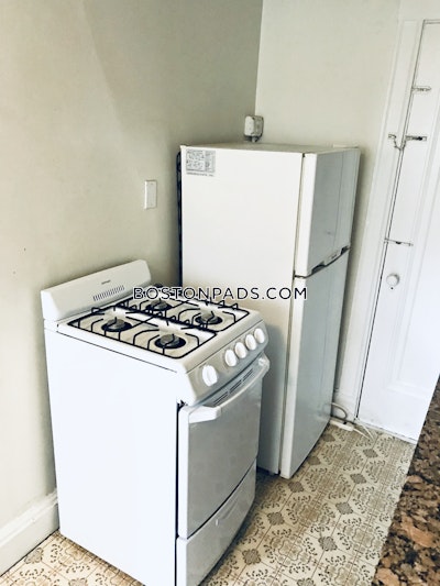 Medford 1 Bed 1 Bath  Medford Square - $1,675