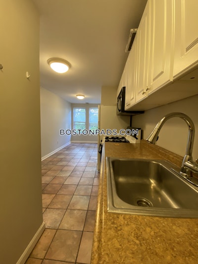 Cambridge 3 Beds 1 Bath  Central Square/cambridgeport - $4,000 No Fee