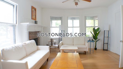 Brookline 7 Beds 3 Baths  Boston University - $12,000