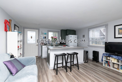 Revere Renovated 1 bed 1 bath available NOW on Revere Beach Blvd! - $3,000